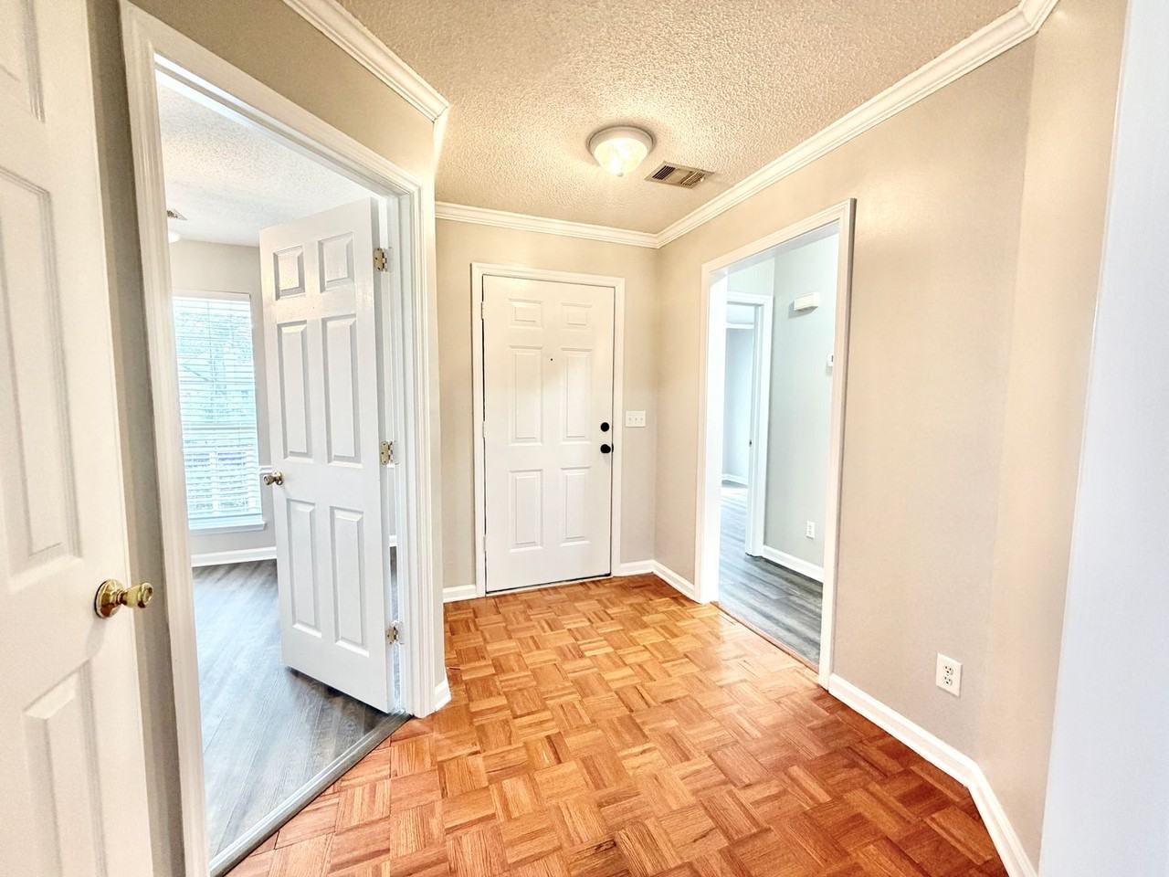 103 Westoak Ct - Photo 5 of 29