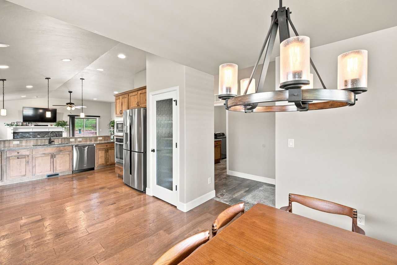 12441 Woodruff Dr - Photo 5 of 37