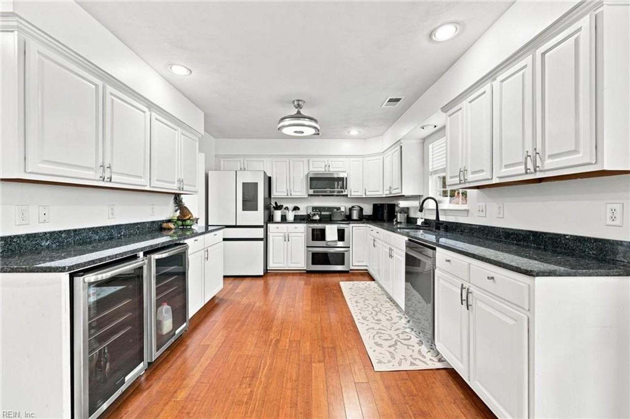 801 Aston Pl - Photo 2 of 43