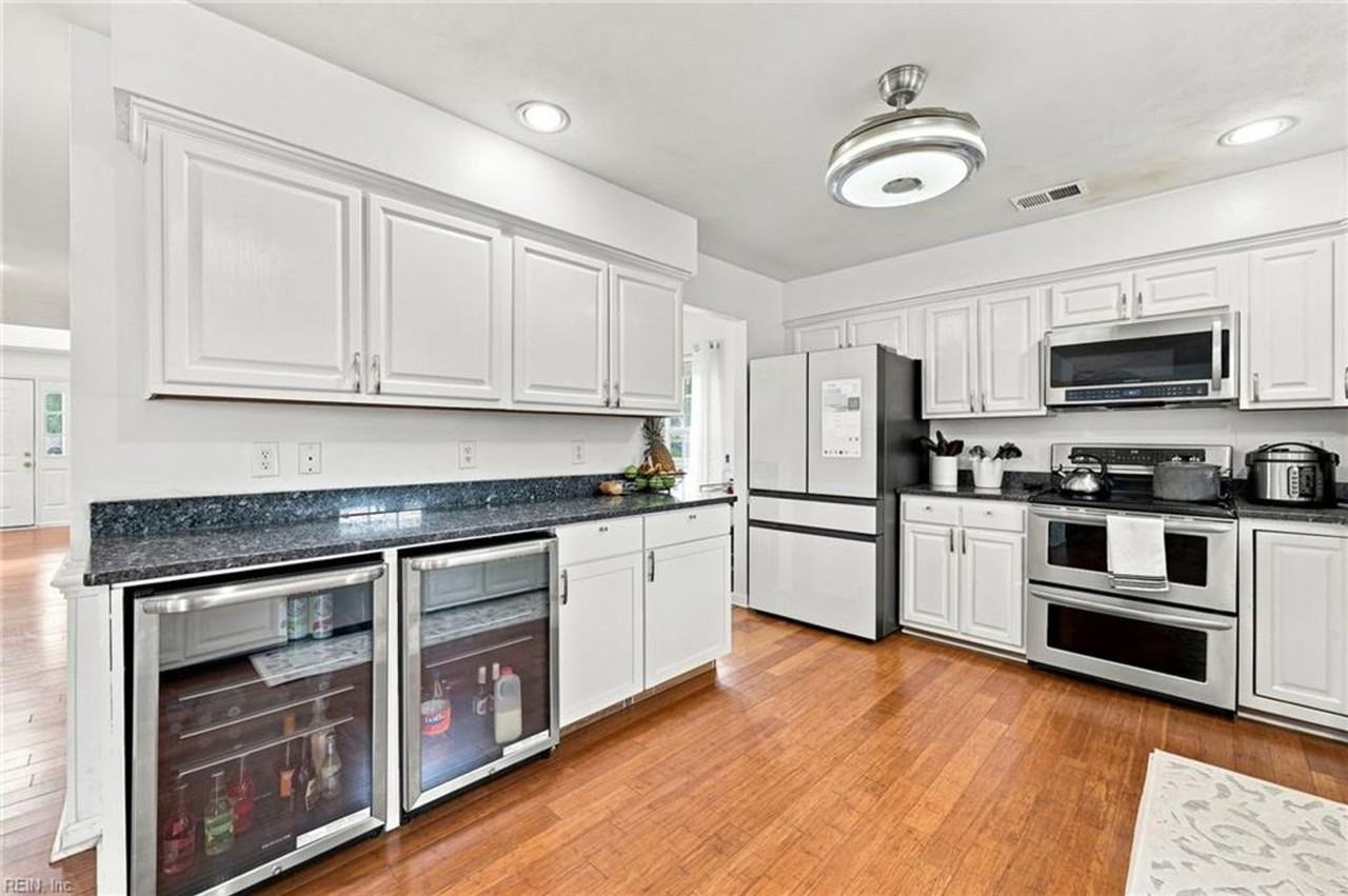 801 Aston Pl - Photo 6 of 43