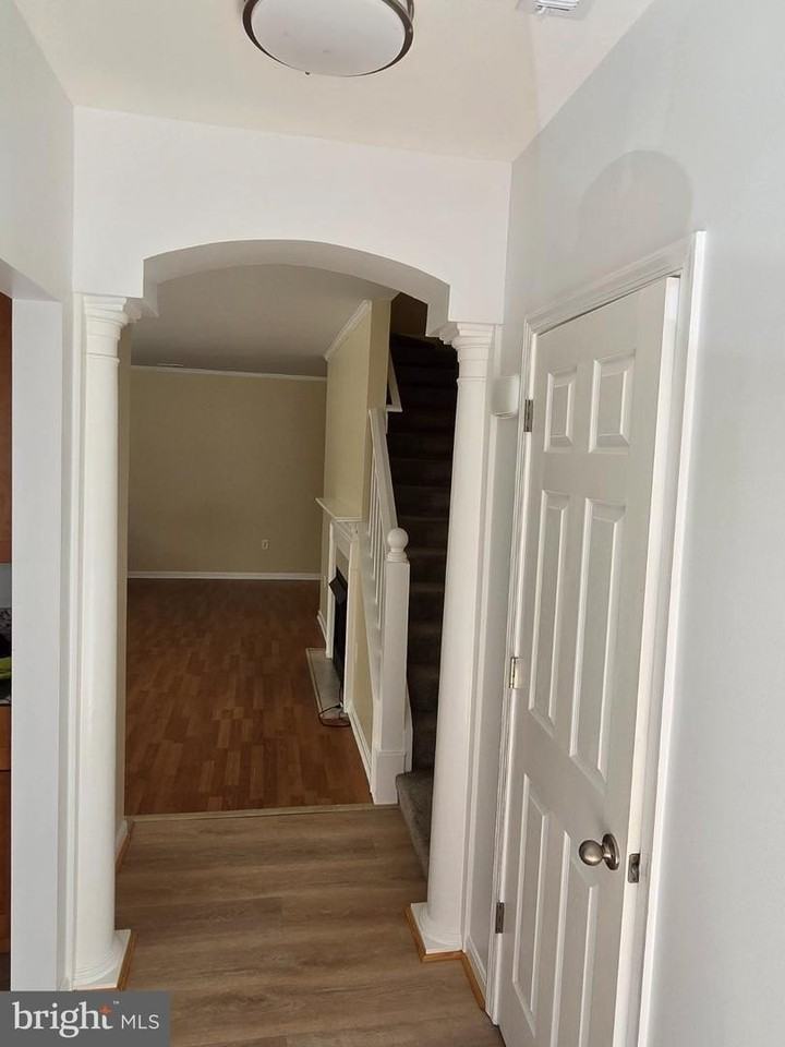 44 Mercer St - Photo 2 of 24