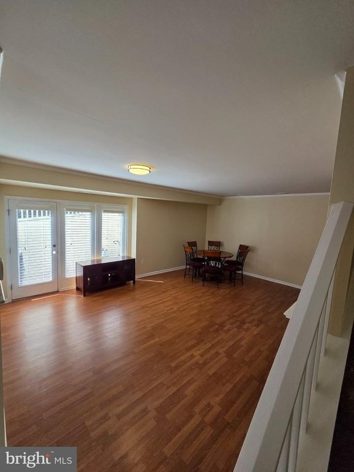 44 Mercer St - Photo 3 of 24