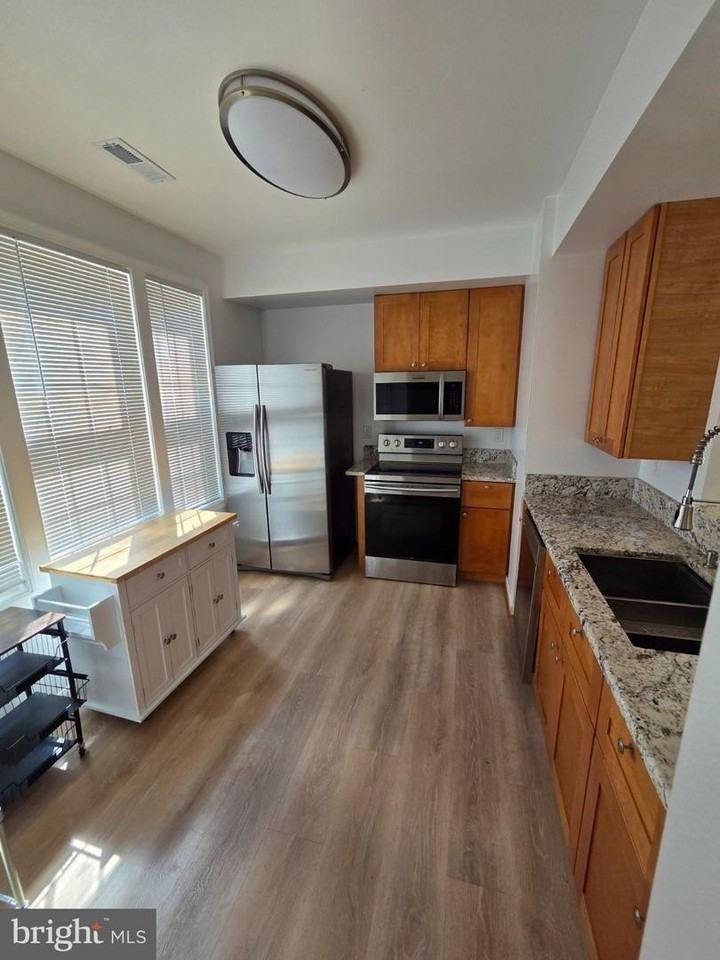 44 Mercer St - Photo 6 of 24