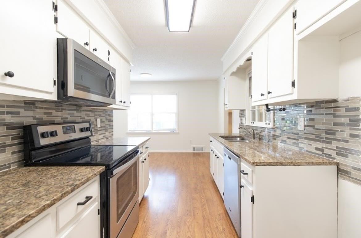 3062 Circle Gate Dr - Photo 2 of 19