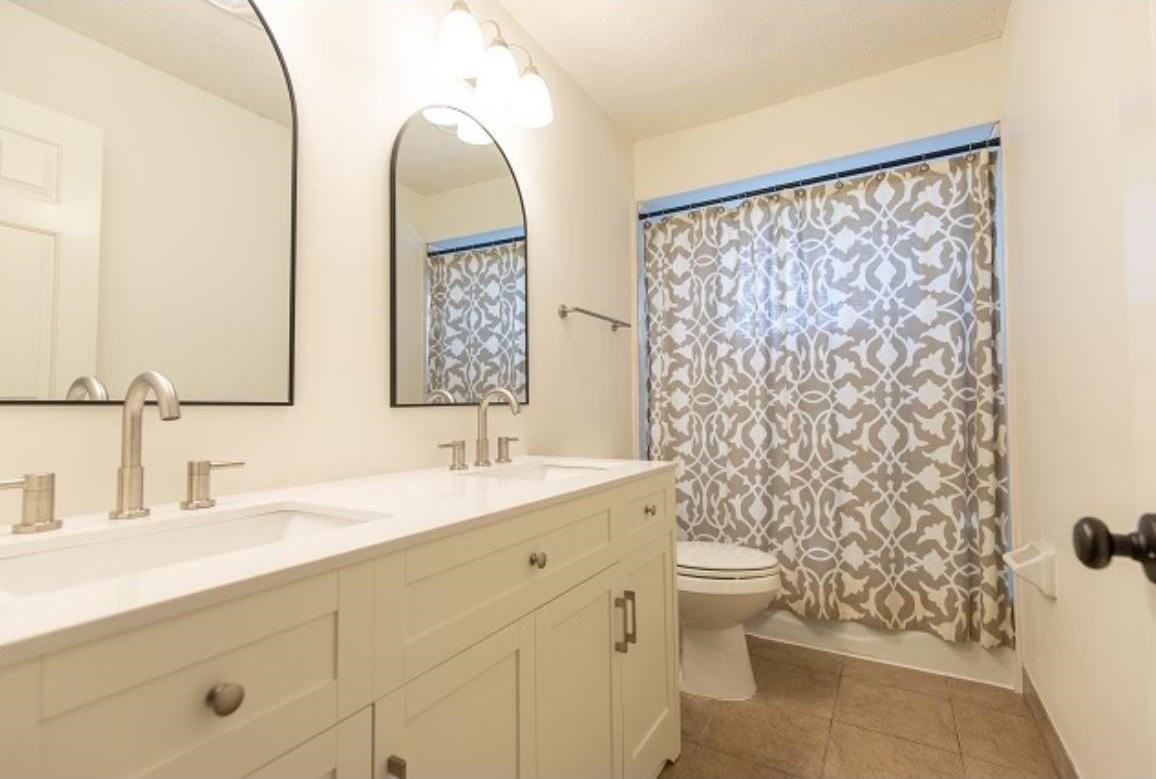 3062 Circle Gate Dr - Photo 5 of 19
