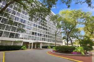 featured image of 601 E 32nd St #605