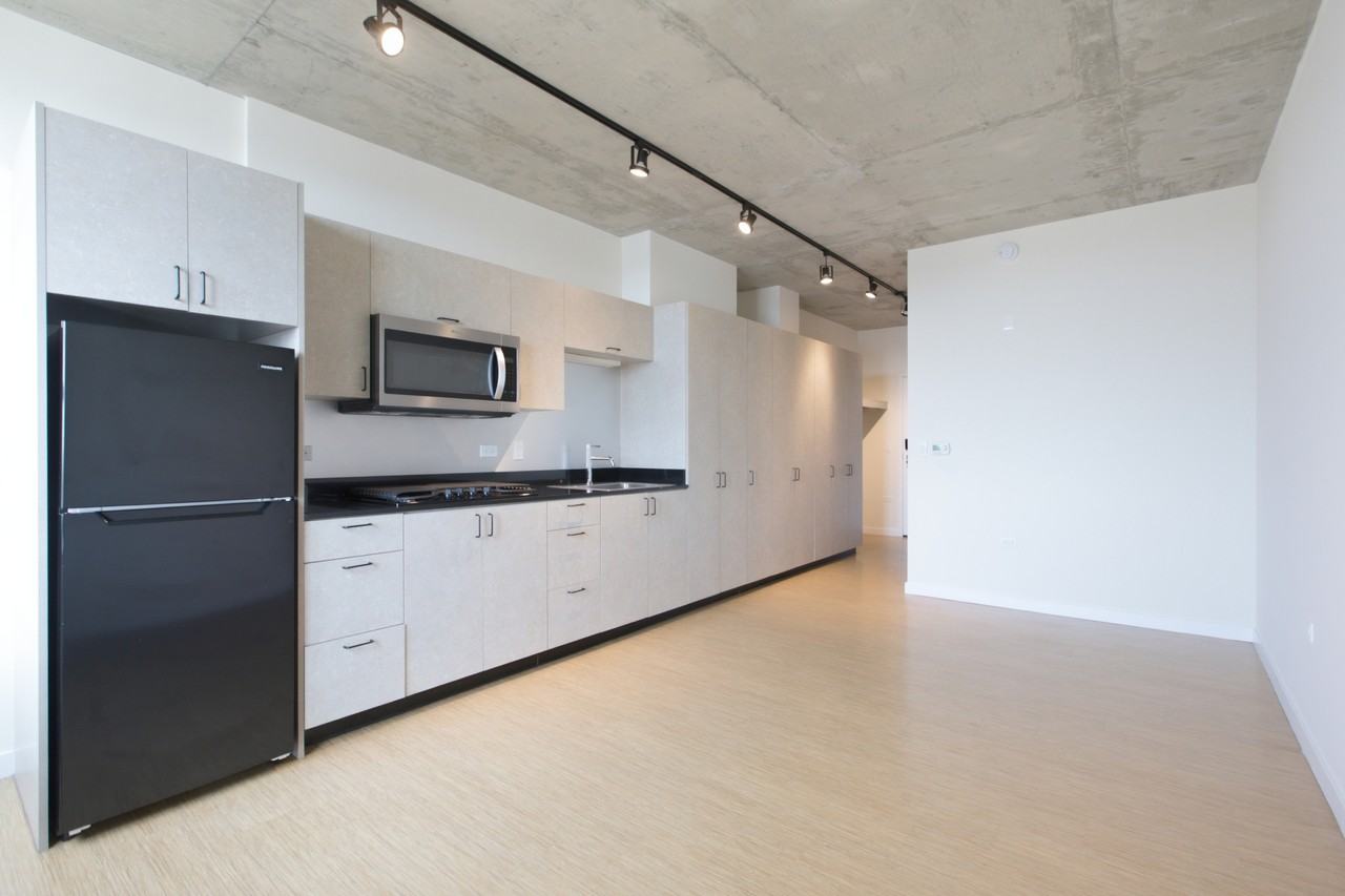 1515 N Fremont St #606 - Photo 5 of 13