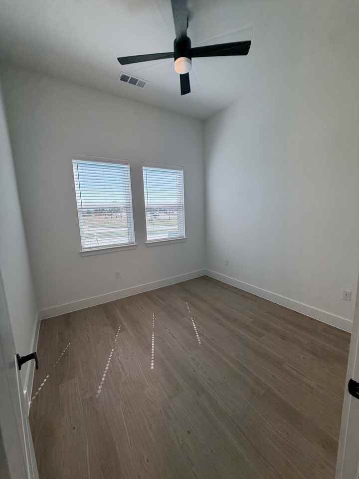 2331 E University Dr #4106 - Photo 4 of 8
