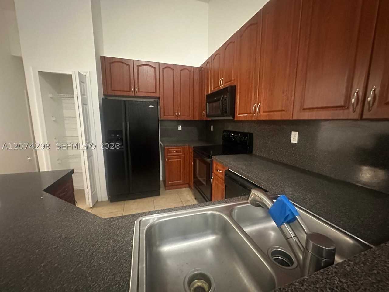 3372 Ne 11th Dr #3372 - Photo 2 of 28