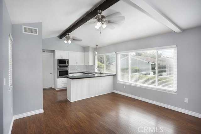 33031 Driftwood Ct - Photo 4 of 8