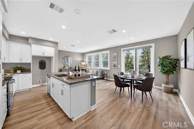 5372 Harvard Way - Photo 3 of 8