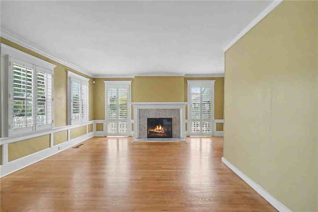 173 S Meridith Ave - Photo 2 of 8