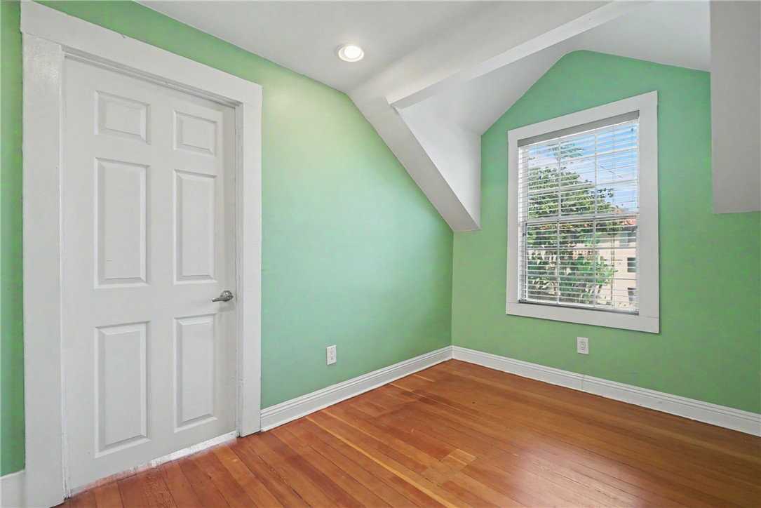 173 S Meridith Ave - Photo 6 of 8