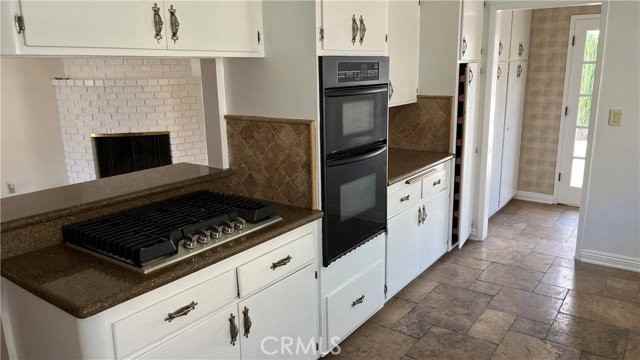 527 Rosemarie Dr - Photo 2 of 5