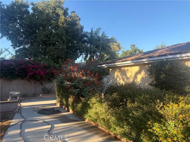 527 Rosemarie Dr - Photo 3 of 5