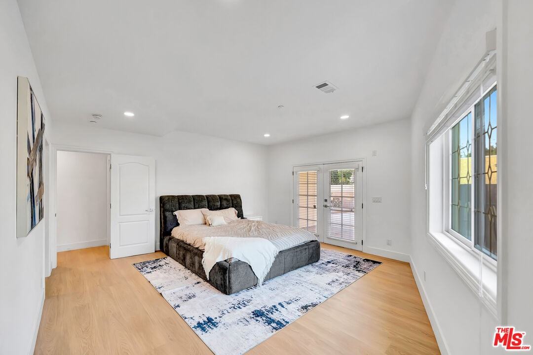 661 W Lemon Ave - Photo 4 of 8