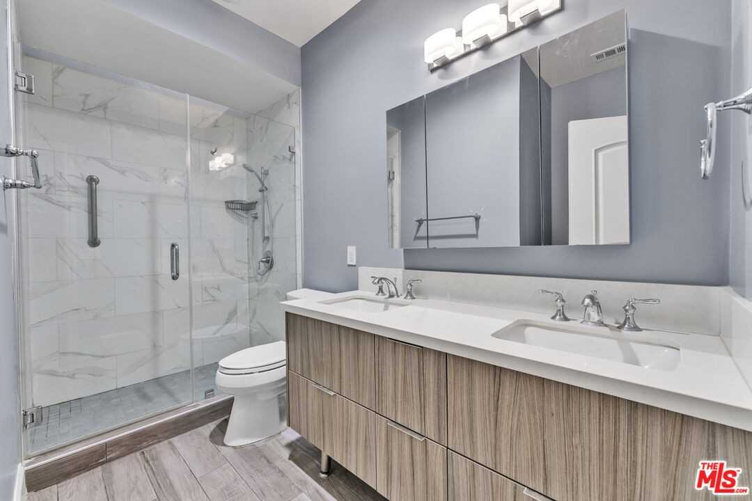 413 California St #A - Photo 7 of 8