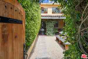featured image of 4370 Hillview Dr