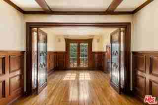 231 14th St - Photo 2 of 5