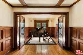 231 14th St - Photo 4 of 5