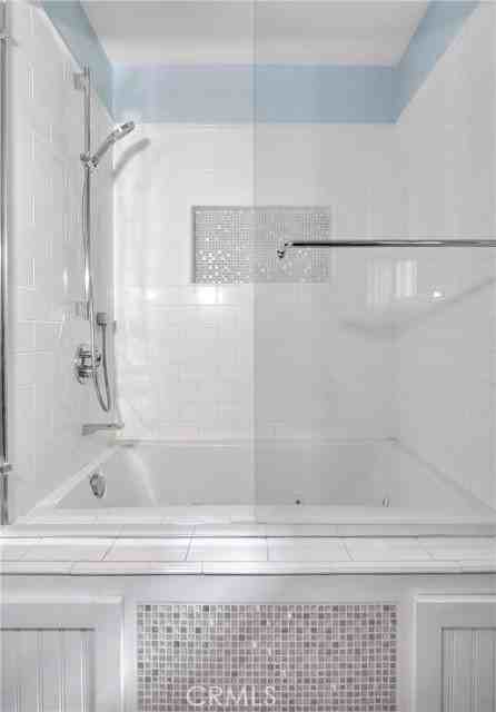 1541 9th St - Photo 5 of 8