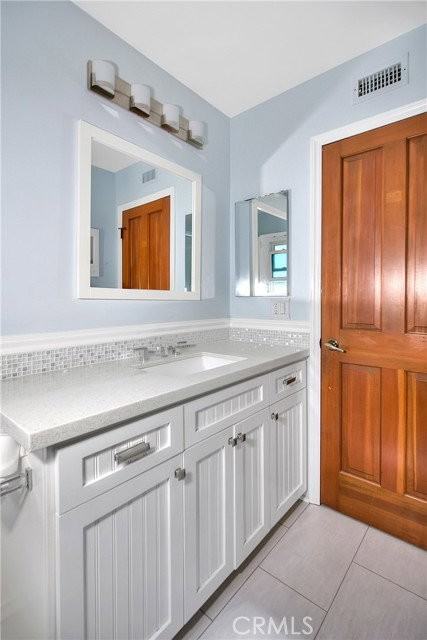 1541 9th St - Photo 6 of 8