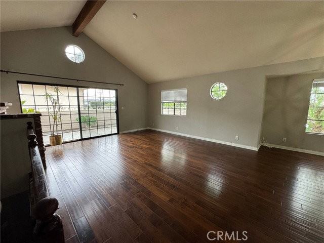 2217 Mathews Ave - Photo 4 of 8