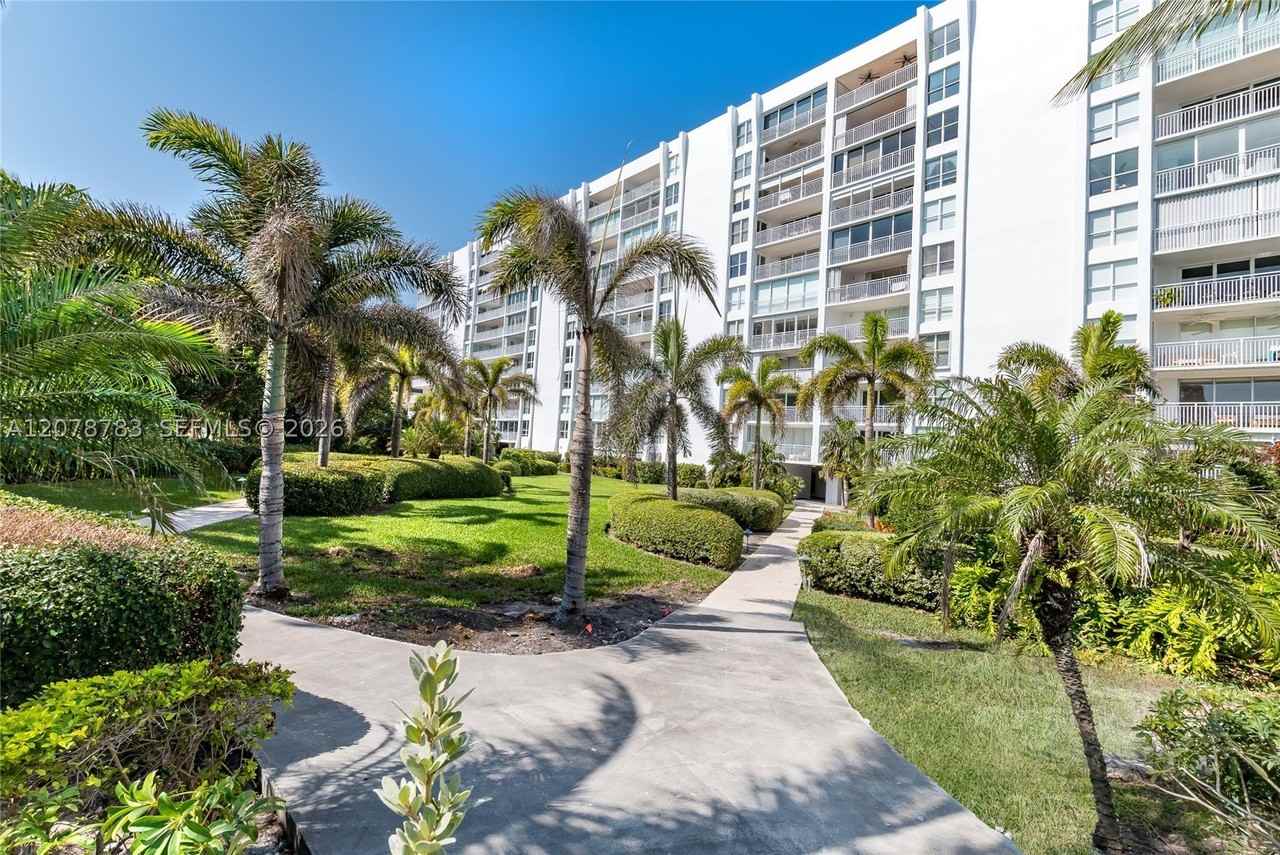 613 Ocean Dr #7C - Photo 3 of 50