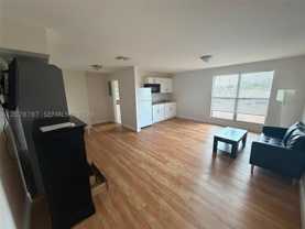 808 Nw 19th St #H - Photo 1 of 1