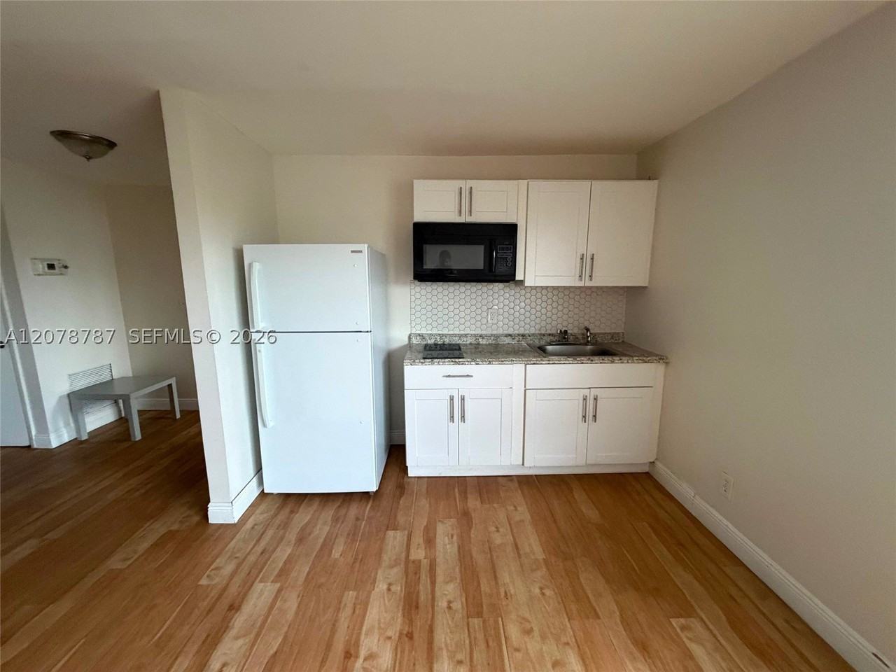808 Nw 19th St #H - Photo 3 of 5