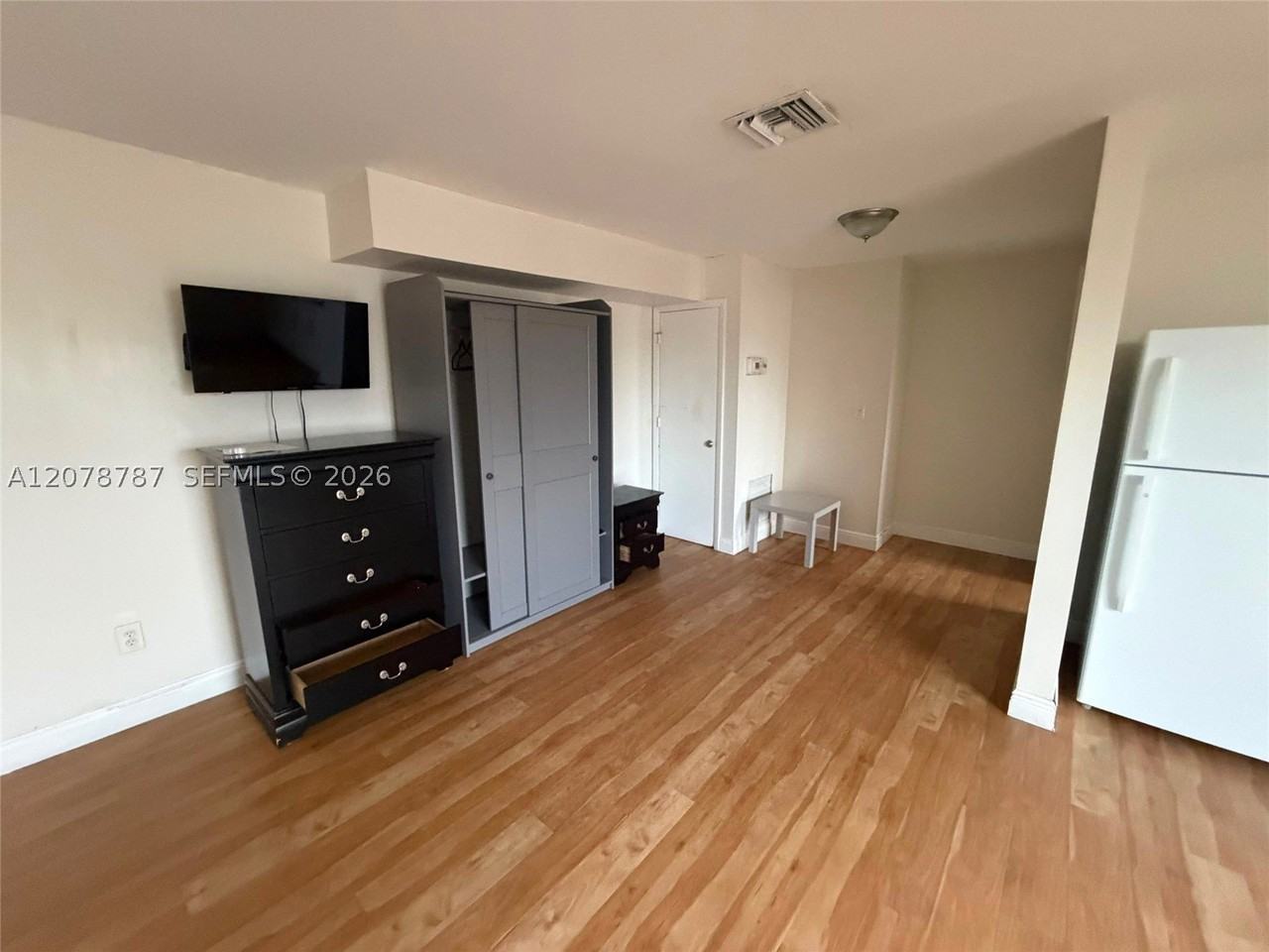 808 Nw 19th St #H - Photo 4 of 5