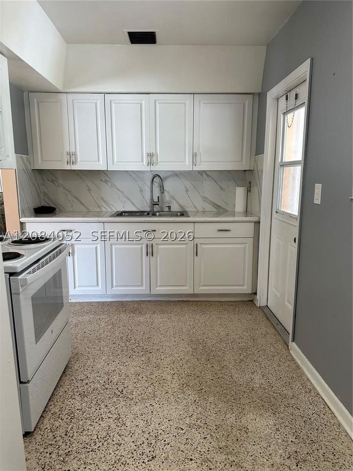 10500 Nw 28th Ct #10500 - Photo 6 of 20