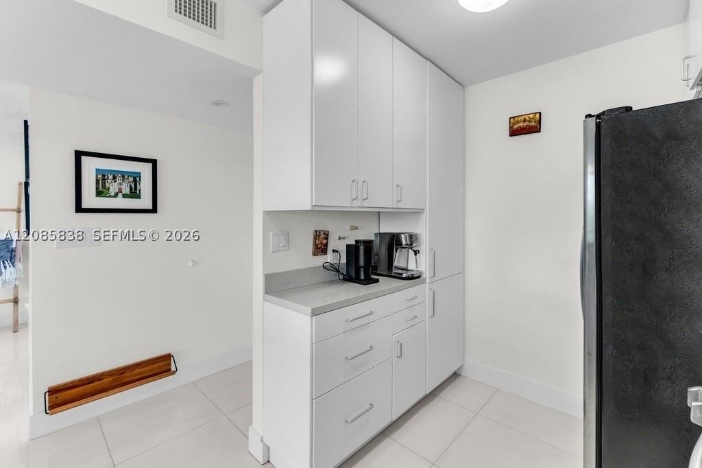1600 S Bayshore Ln #4C - Photo 6 of 47