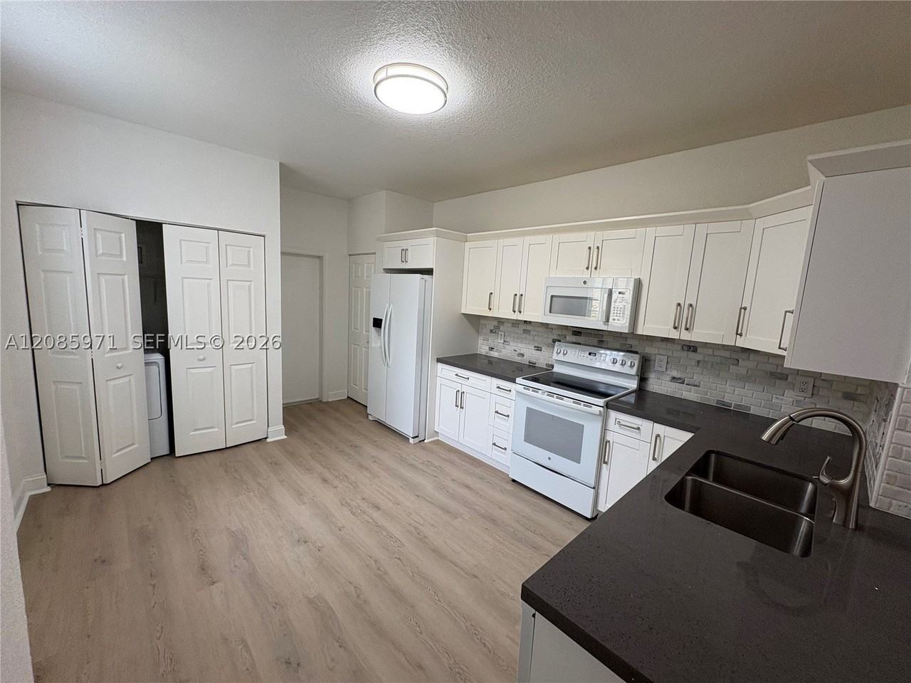 2208 Ensenada Ter #2208 - Photo 5 of 27