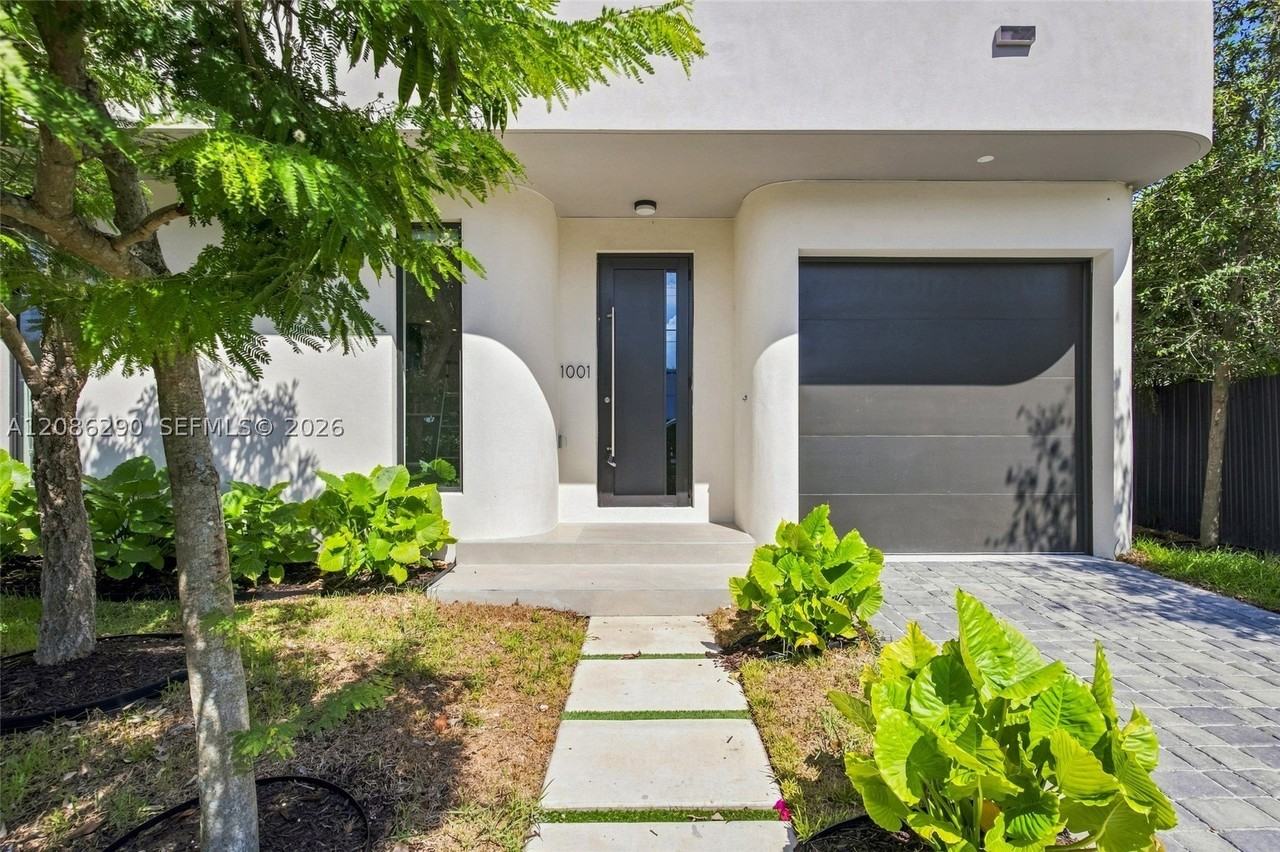 1001 Sw 10th Ave - Photo 7 of 30