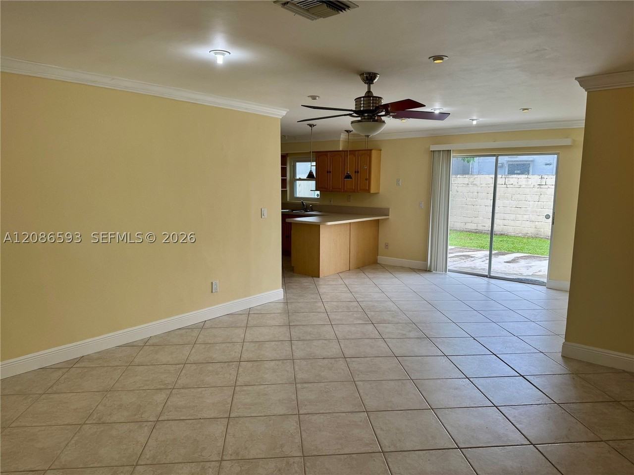 1611 Ne 35th St - Photo 2 of 29
