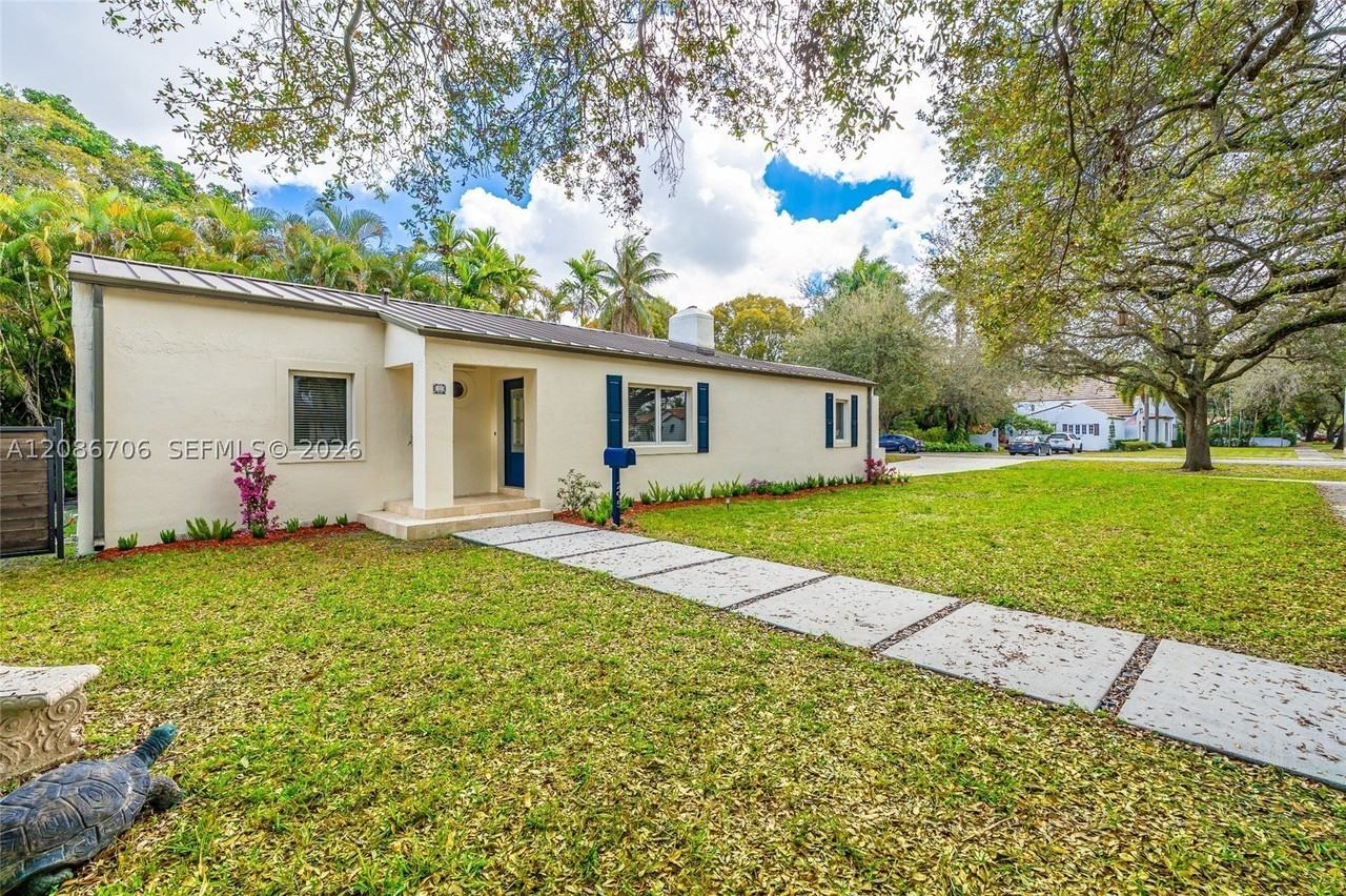 295 De Leon Dr - Photo 2 of 45