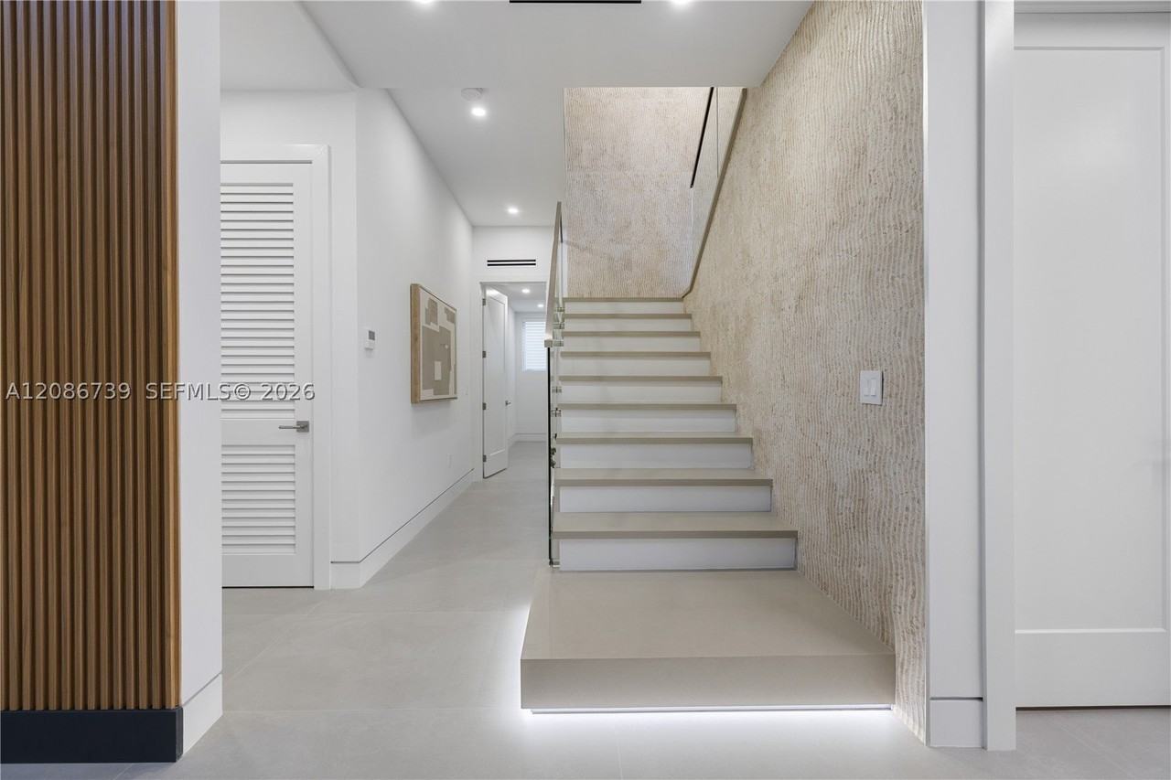 807 Sw 12th Ave - Photo 7 of 50