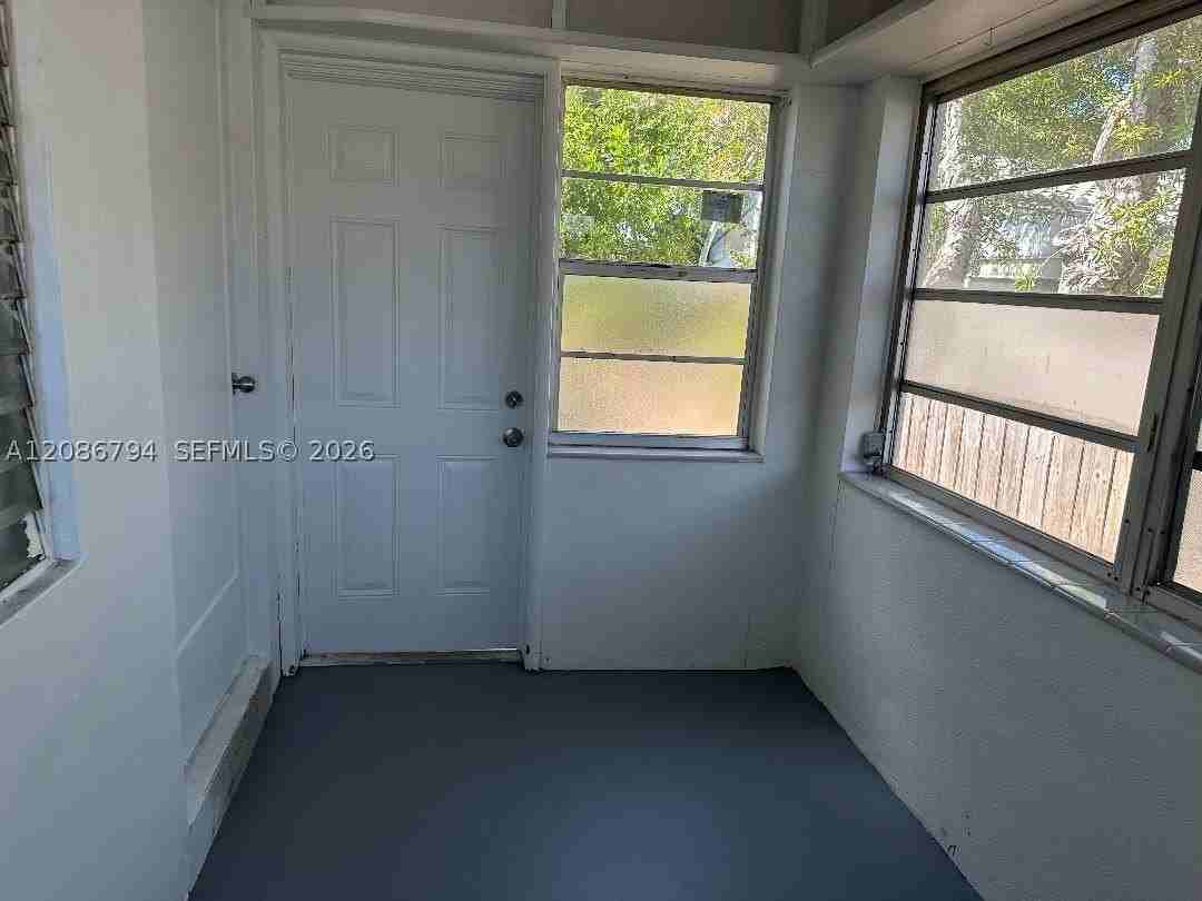 1948 Lincoln St #2 - Photo 3 of 14