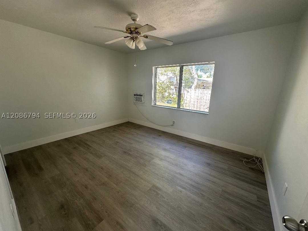 1948 Lincoln St #2 - Photo 5 of 14