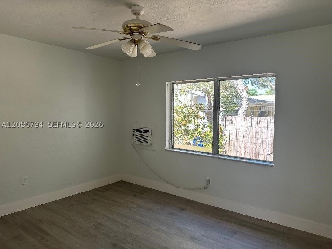 1948 Lincoln St #2 - Photo 6 of 14