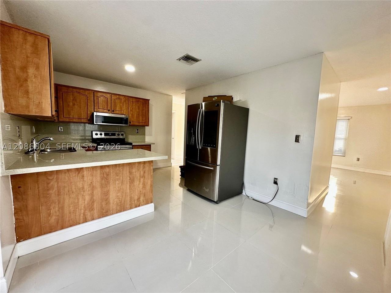 18155 Sw 105th Ave - Photo 3 of 16