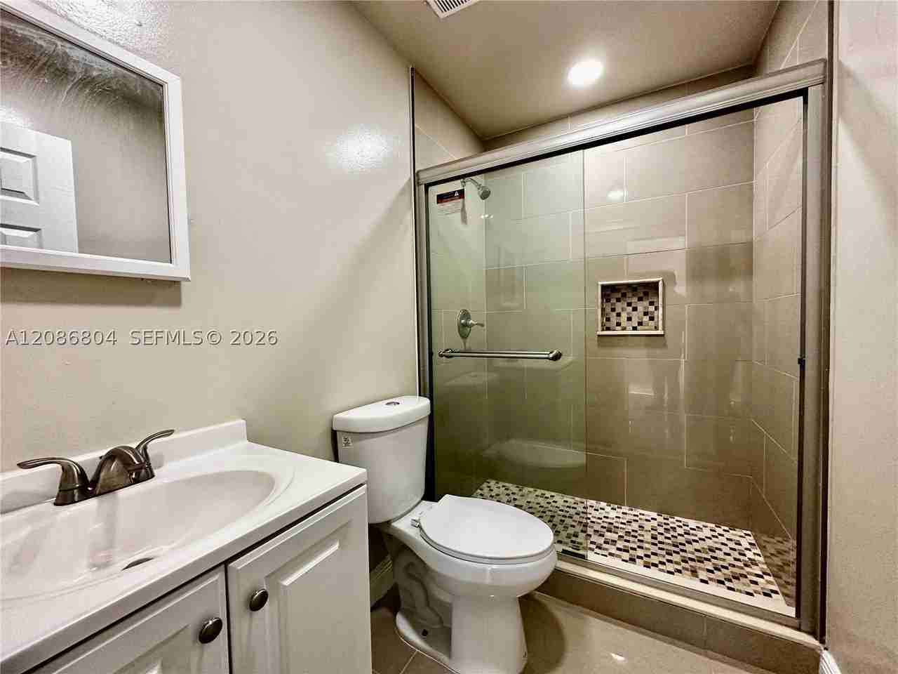 18155 Sw 105th Ave - Photo 4 of 16