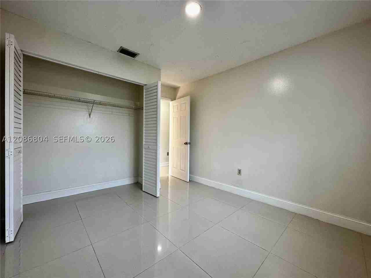 18155 Sw 105th Ave - Photo 5 of 16