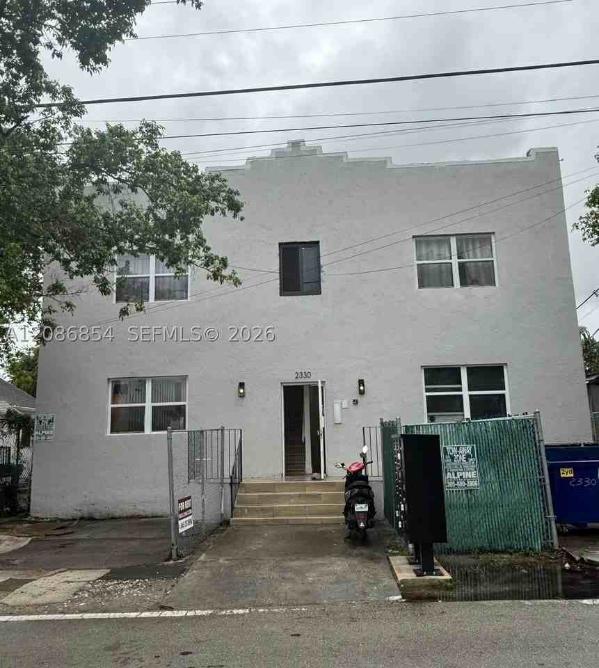 2330 Nw 9th St #13 - Photo 6 of 6