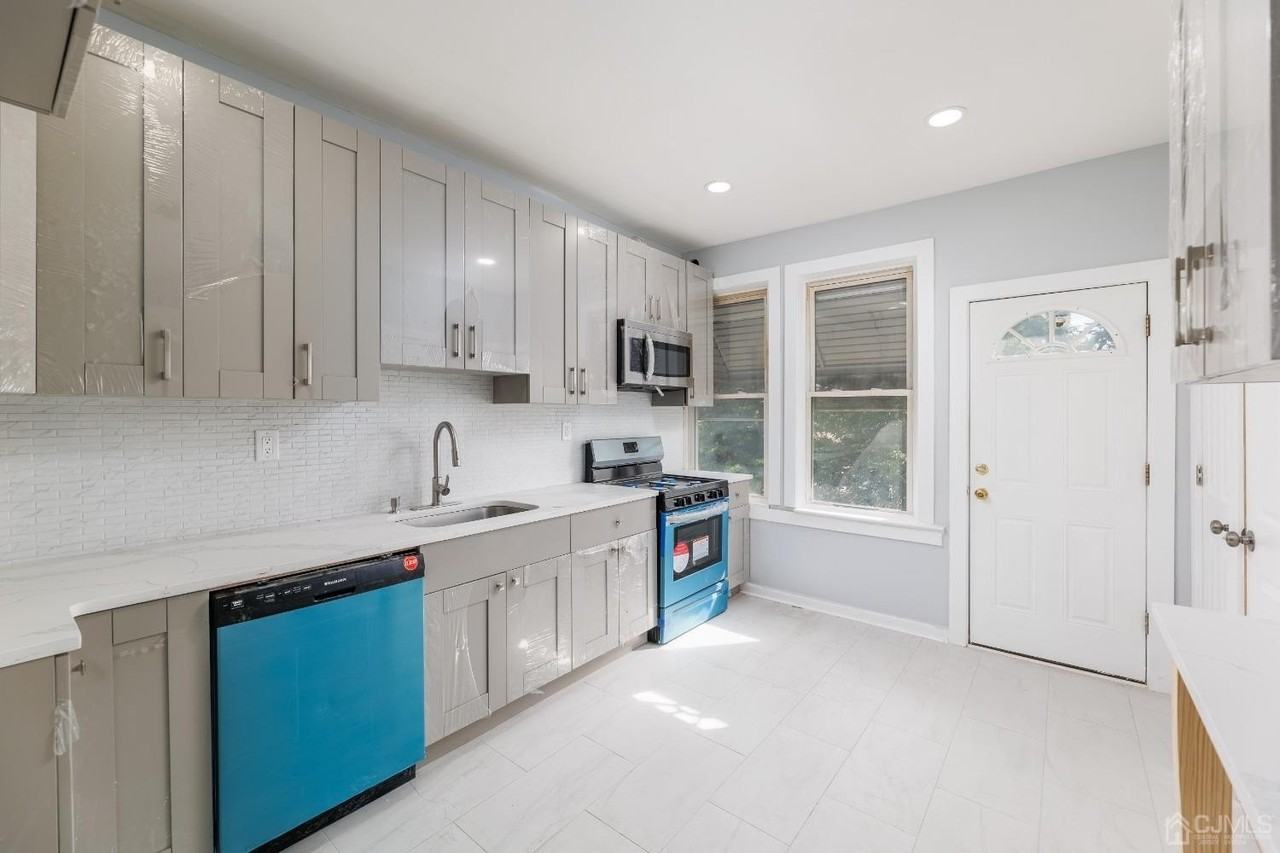 117 Emerson St #2 - Photo 2 of 8