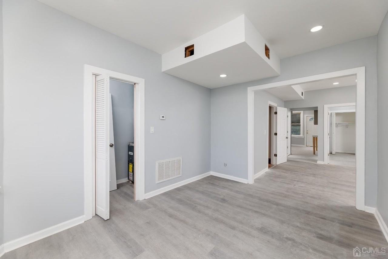 117 Emerson St #2 - Photo 6 of 8
