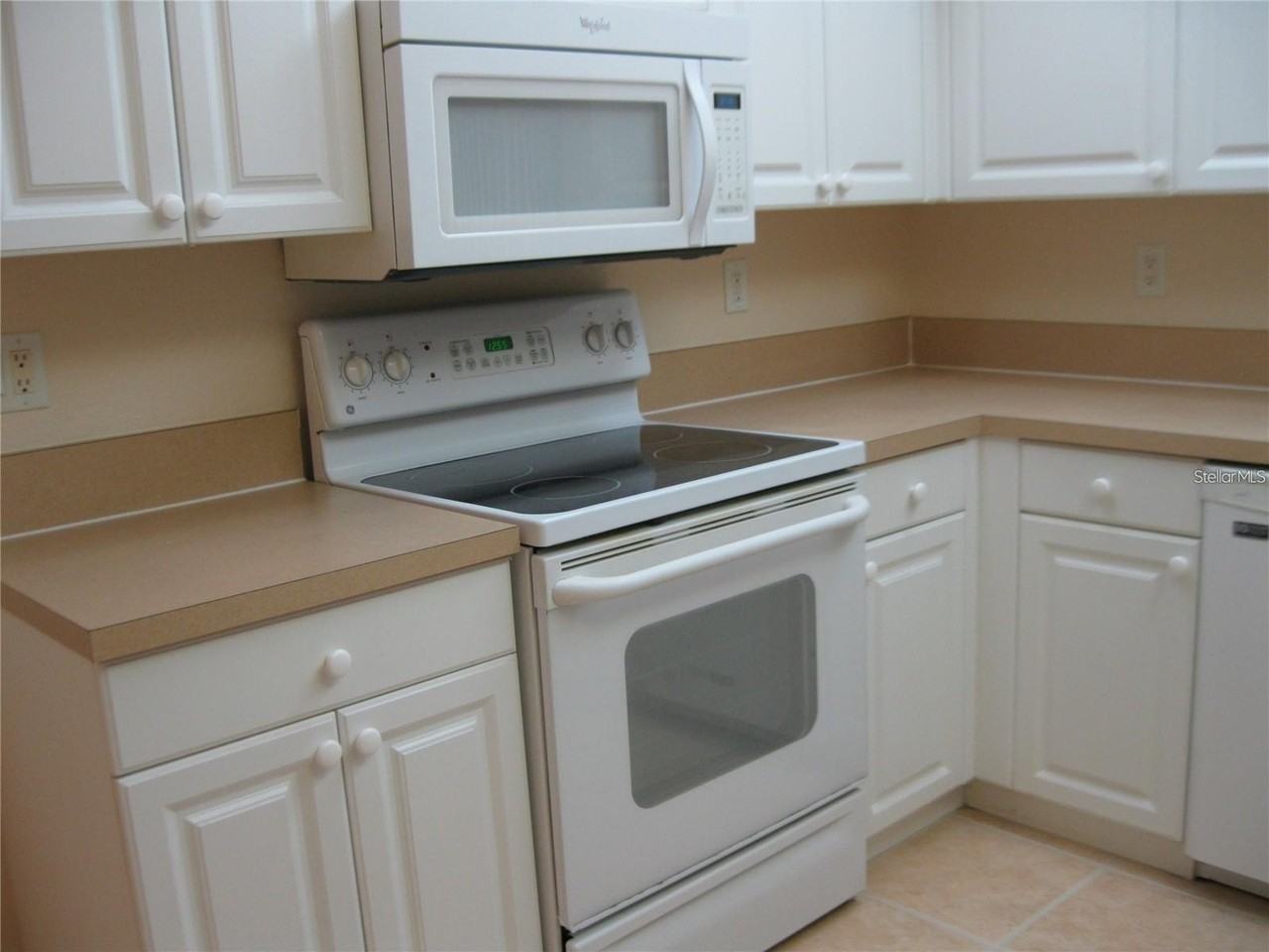 6405 Bay Cedar Ln #26 - Photo 6 of 19