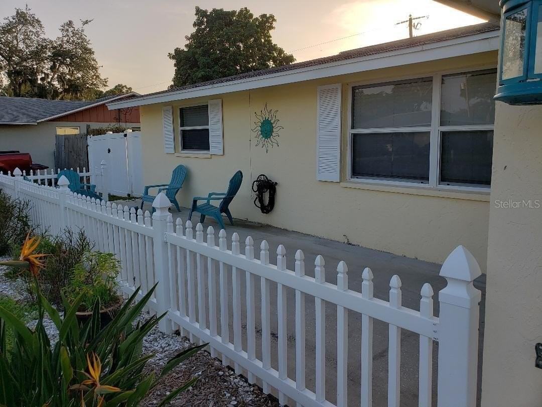 1190 Leeward Rd - Photo 2 of 25