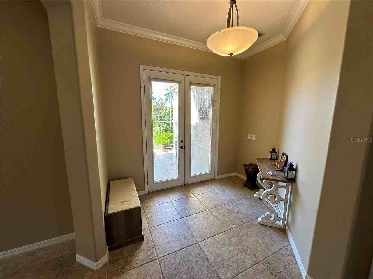 4727 Spinnaker Dr - Photo 4 of 43